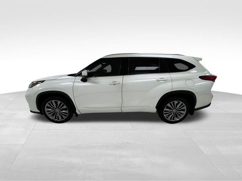 Used 2020 Toyota Highlander Platinum image 4