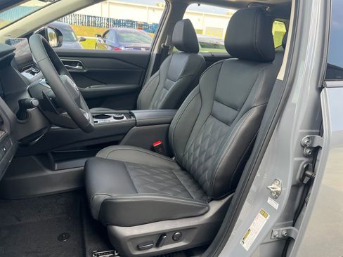 New 2026 Nissan Rogue Platinum AWD/4WD image 9