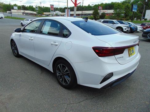 Used 2024 Kia Forte LXS FWD image 7