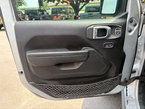 Used 2022 Jeep Gladiator Rubicon w/ Trailer Tow Package AWD/4WD image 14