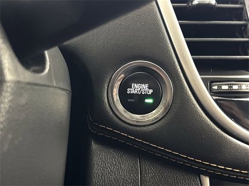 Used 2020 Chevrolet Trax LT w/ LT Convenience Package image 16