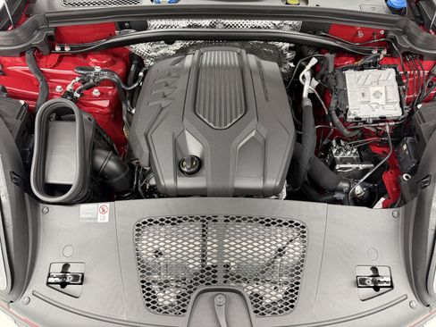 New 2026 Porsche Macan image 60