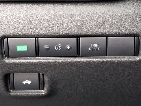 Used 2025 Nissan Sentra SV FWD image 24