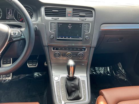 Used 2017 Volkswagen Golf Alltrack SEL image 11