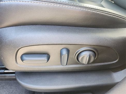 Used 2023 GMC Terrain SLT w/ Elevation Edition image 18