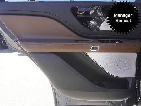 Used 2023 Lincoln Aviator Reserve w/ Equipment Group 201A image 28