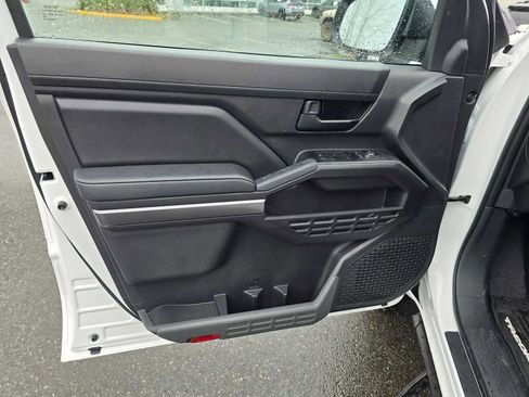 Certified 2025 Toyota Tacoma SR5 image 23