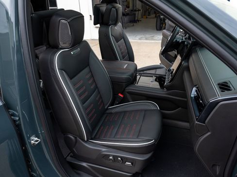 Used 2026 GMC Yukon AT4 Ultimate AWD/4WD image 32