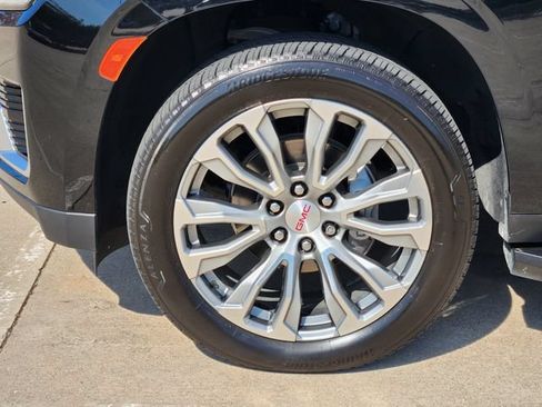 Used 2021 GMC Yukon Denali AWD/4WD image 10