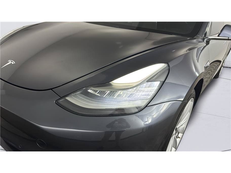 Used 2018 Tesla Model 3 Long Range RWD image 37