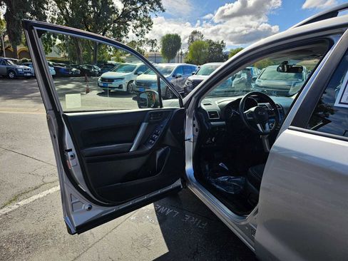 Used 2017 Subaru Forester 2.5i Premium w/ All-Weather Package image 19