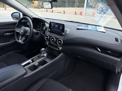 Used 2025 Nissan Sentra SV image 16