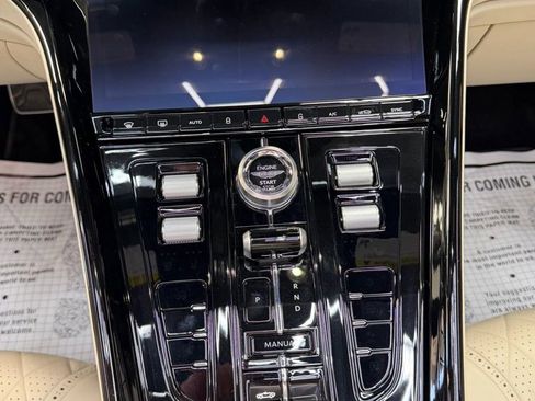 Used 2024 Aston Martin DB12 Convertible RWD image 72