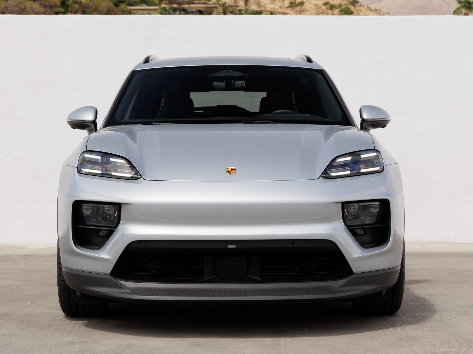 Certified 2025 Porsche Macan Electric RWD image 10