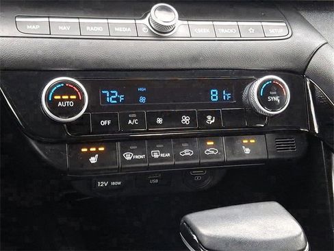 Used 2023 Hyundai Elantra SEL w/ Convenience Package image 16
