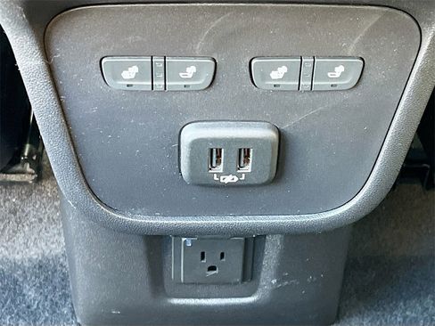 Used 2020 Chevrolet Equinox Premier image 26