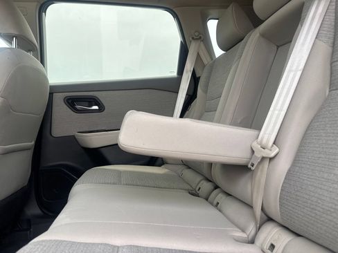 Certified 2023 Nissan Rogue SV FWD image 36