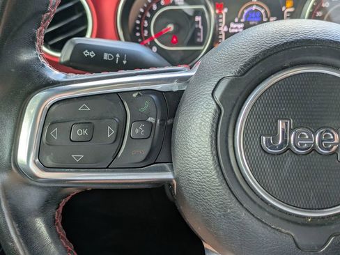 Used 2022 Jeep Wrangler Unlimited Rubicon AWD/4WD image 16