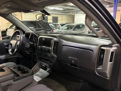 Used 2018 Chevrolet Silverado 1500 LT w/ Midnight Edition AWD/4WD image 19