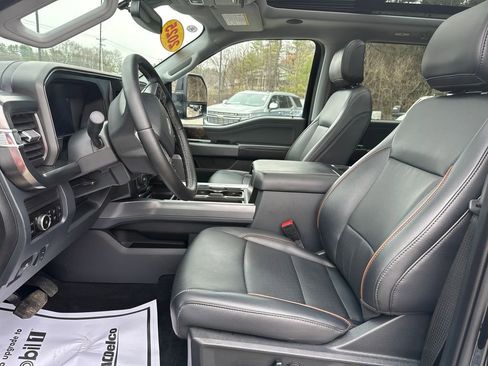 Used 2025 Ford F250 Lariat w/ Lariat Ultimate Package image 9