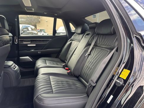 Used 2025 Genesis G90 3.5T image 14