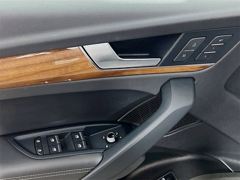 Used 2023 Audi Q5 2.0T Premium Plus w/ Premium Plus Package image 19