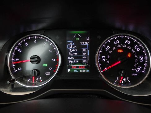 Used 2021 Toyota RAV4 XLE w/ Carpet Mat Package (TMS) FWD image 22