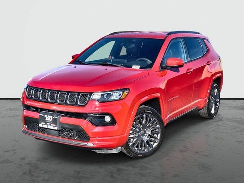Used 2023 Jeep Compass Limited image 1