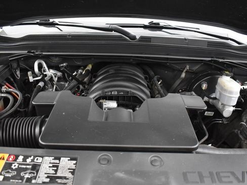 Used 2020 Chevrolet Suburban LT image 40