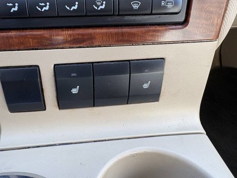 Used 2006 Ford Explorer Eddie Bauer image 25