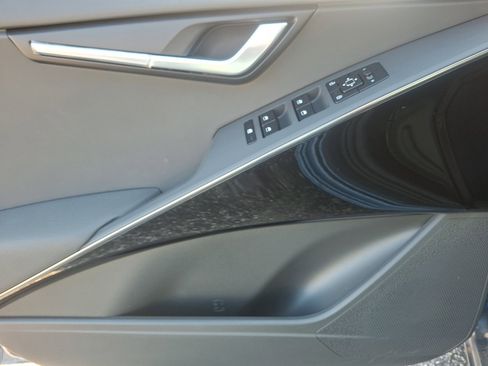 New 2025 Kia Niro EX w/ EX Cold Weather Package image 13