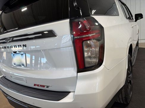 Certified 2022 Chevrolet Suburban RST w/ Luxury Package AWD/4WD image 15