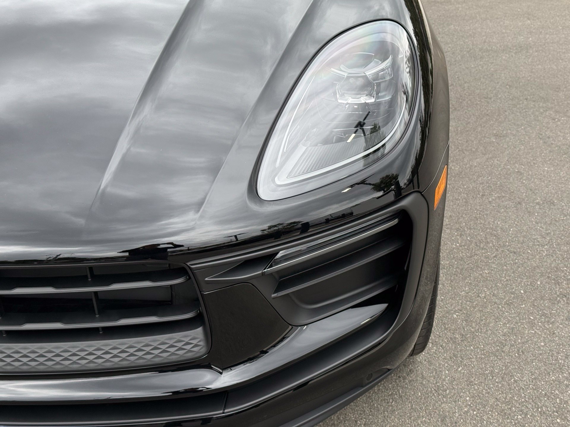 Used 2026 Porsche Macan AWD/4WD image 11