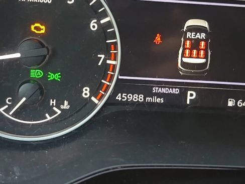 Used 2025 Nissan Pathfinder SV w/ SV Premium Package FWD image 15