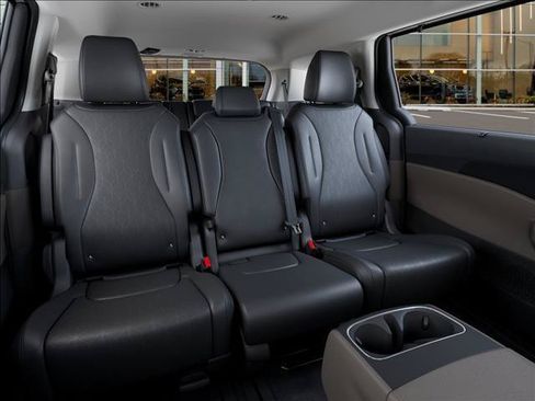 Used 2026 Kia Carnival EX FWD image 16