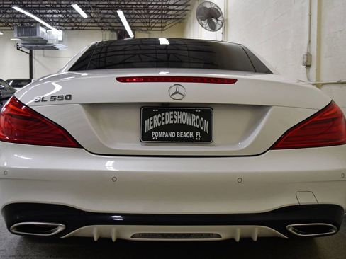 Used 2017 Mercedes-Benz SL 550 image 6