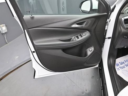 Used 2025 Buick Encore GX Sport Touring FWD image 20