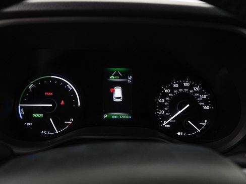 Used 2023 Toyota Sienna XLE AWD/4WD image 28