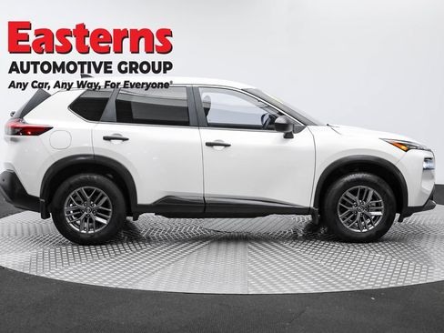 Used 2022 Nissan Rogue S image 4