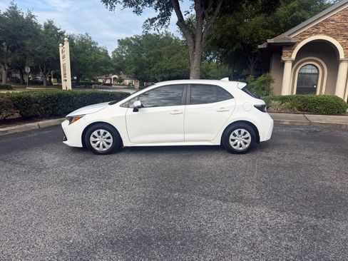 Used 2019 Toyota Corolla SE FWD image 2