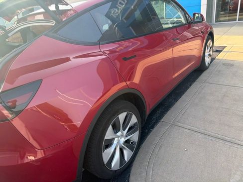 Used 2023 Tesla Model Y Long Range AWD/4WD image 3