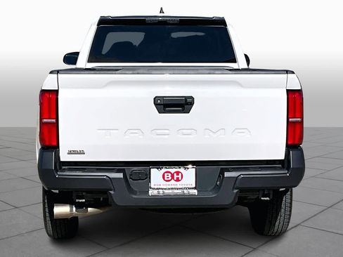 Used 2024 Toyota Tacoma SR image 5