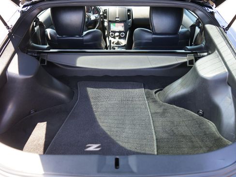 Used 2011 Nissan 370Z Touring w/ Sport Pkg RWD image 10