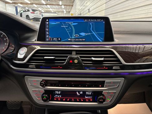 Used 2018 BMW 750i xDrive AWD/4WD image 19