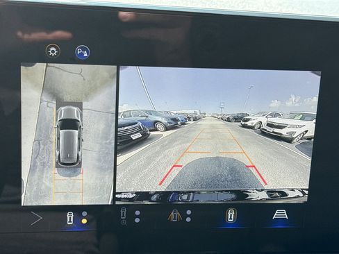 Certified 2025 Chevrolet Equinox LT w/ Safety and Technology Package AWD/4WD image 19