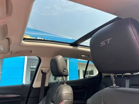 Used 2023 Buick Envision Essence w/ Sport Touring Package FWD image 13