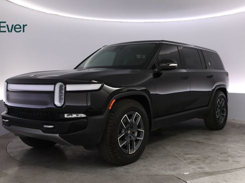 Used 2024 Rivian R1S Adventure AWD/4WD image 2