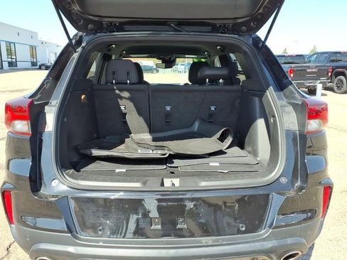 Used 2022 Chevrolet TrailBlazer RS w/ Technology Package AWD/4WD image 8