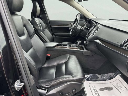 Used 2018 Volvo XC90 T6 Momentum w/ Convenience Package image 23