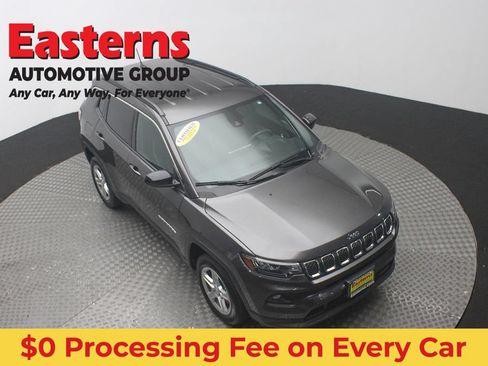Used 2024 Jeep Compass Latitude AWD/4WD image 3